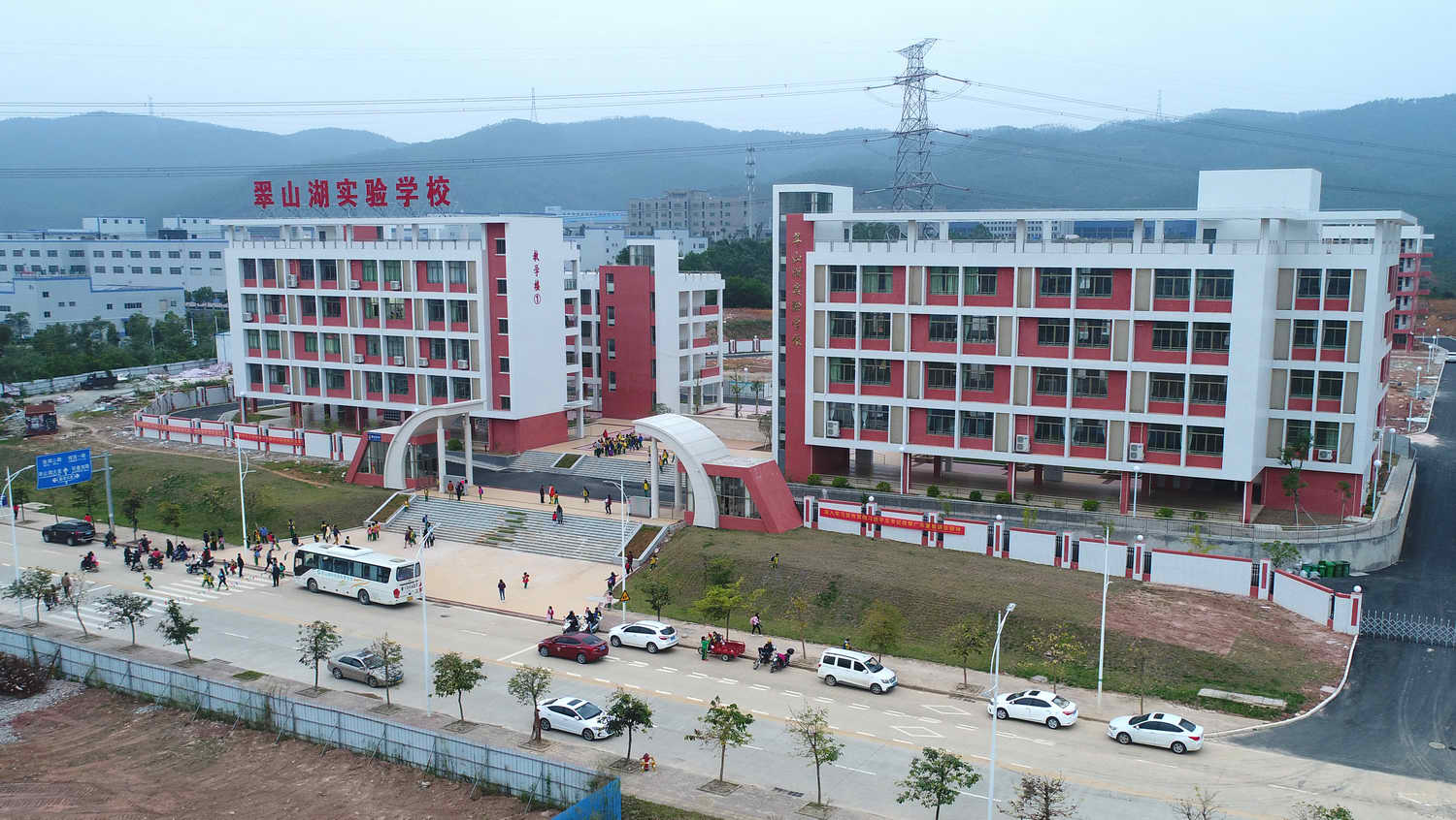 4、2018_1214_174452A翠山湖實驗學校_調整大小.jpg