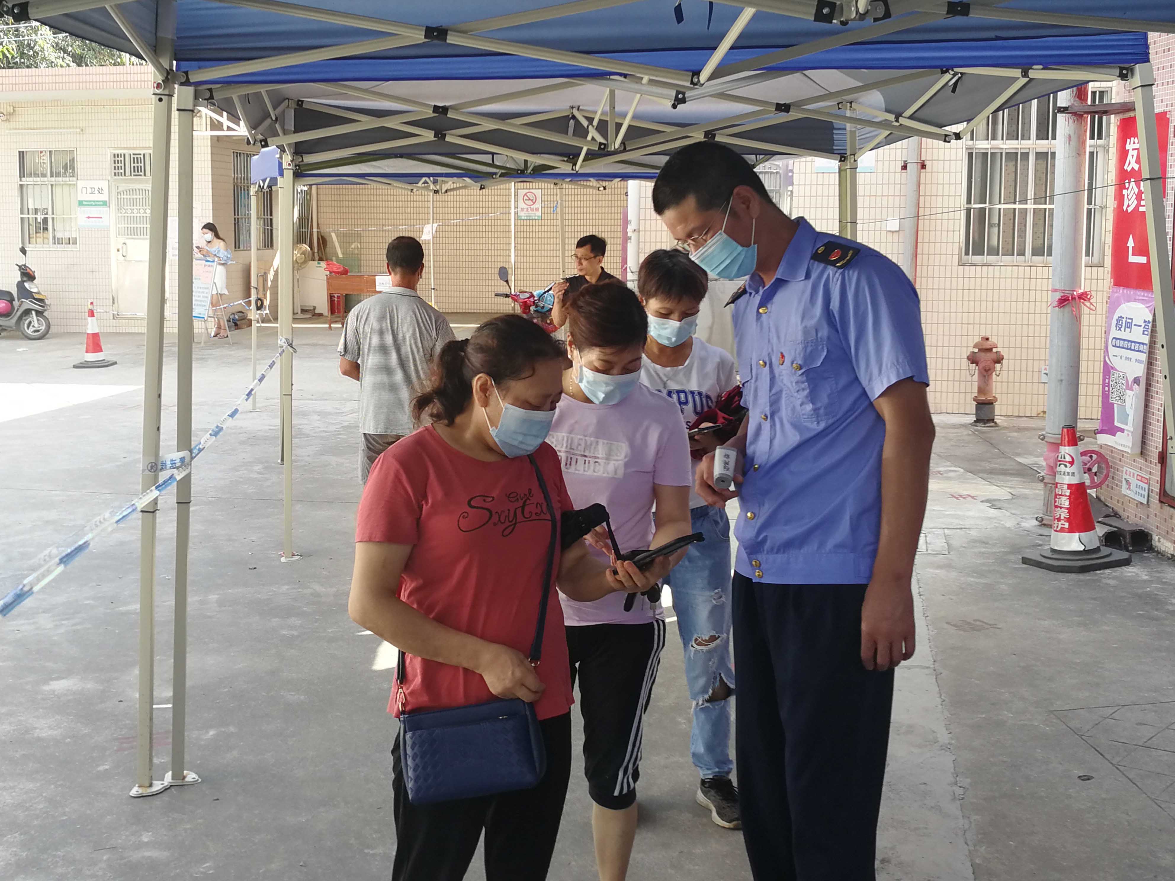 現場引導有序開展檢測 (1).jpg