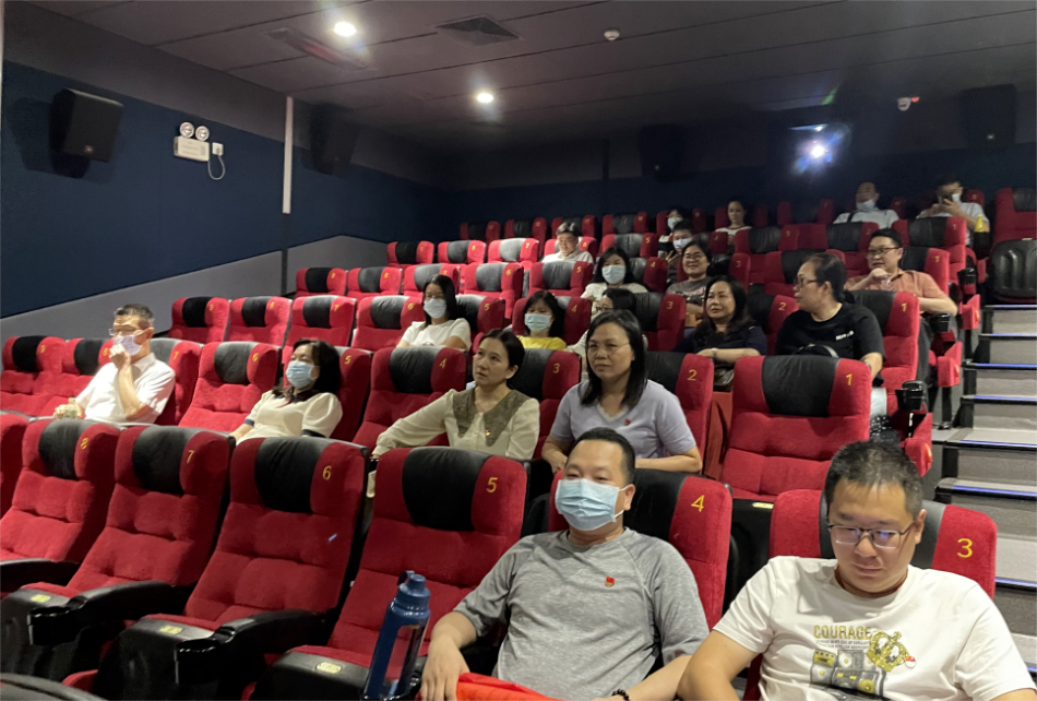 傳承紅色基因——開平市政數(shù)局開展《暴風》觀影活動_4
