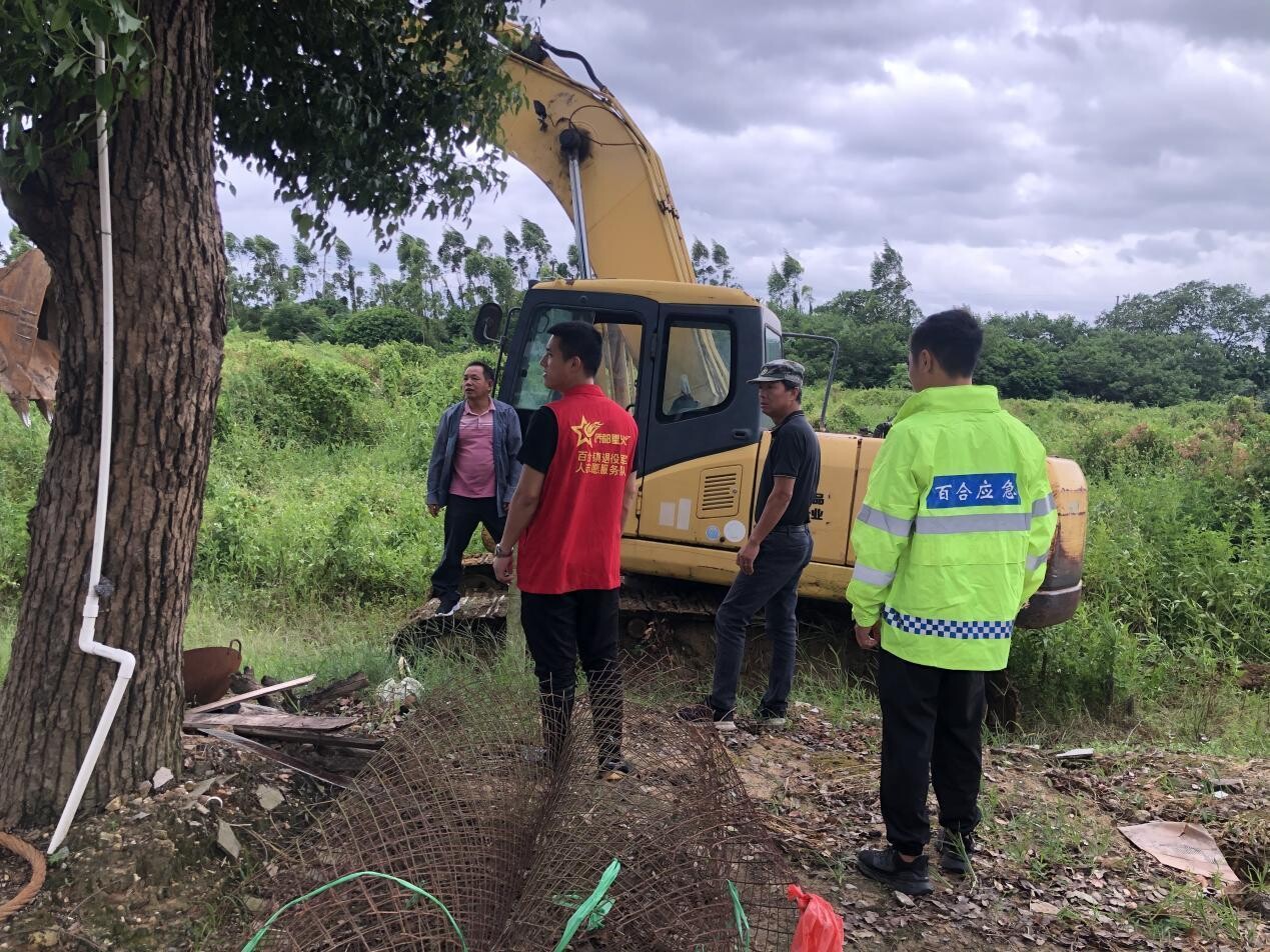 7月 抗臺風，顯本色！開平市退役軍人志愿者防汛抗臺沖鋒在前_8