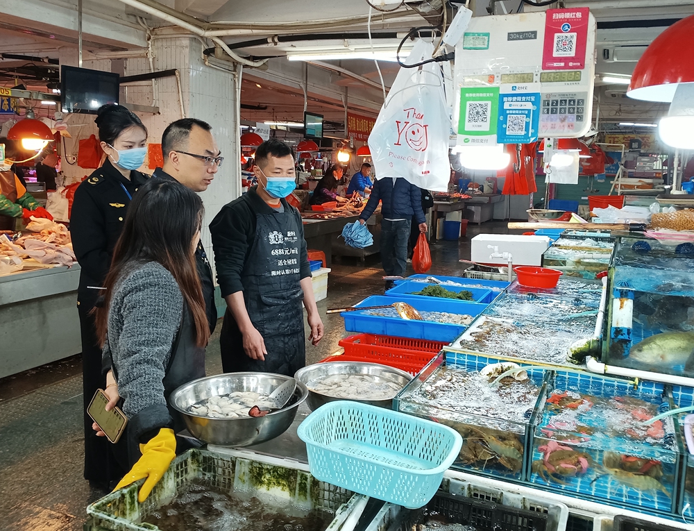 市市場監管局全力護航“五一”食品安全