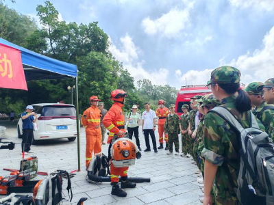 多部門聯(lián)動強宣傳!市森防辦開展森林防滅火主題宣傳活動筑牢安全防線.docx_3