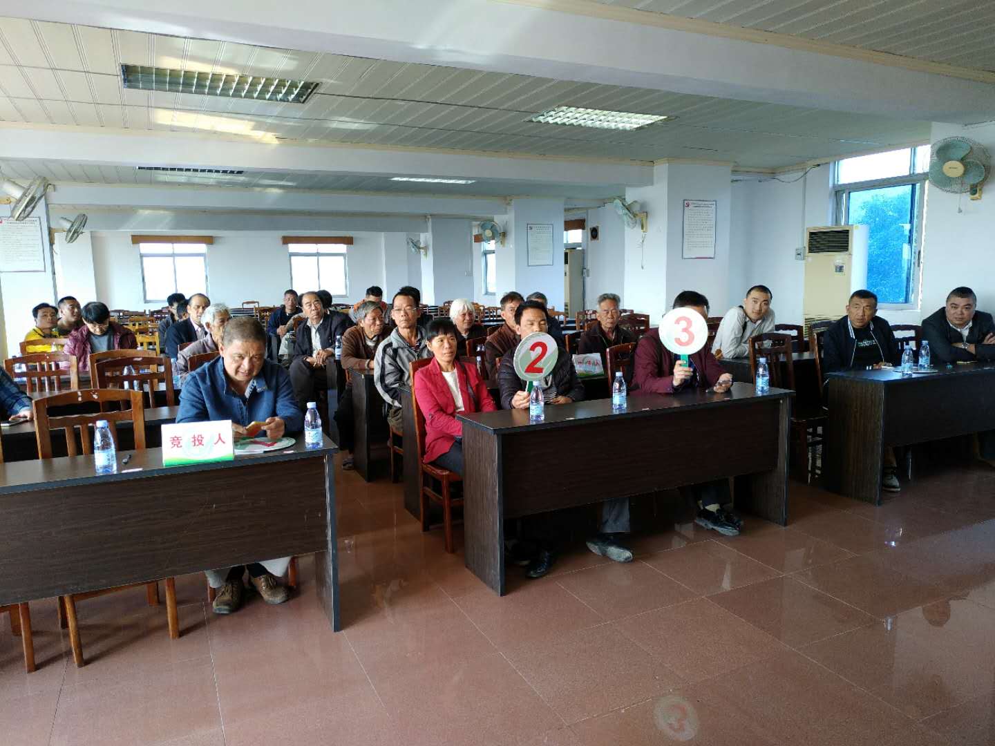 百合鎮組織開展集體資產競投觀摩活動1.jpg 百合鎮組織開展集體資產競投觀摩活動1.jpg