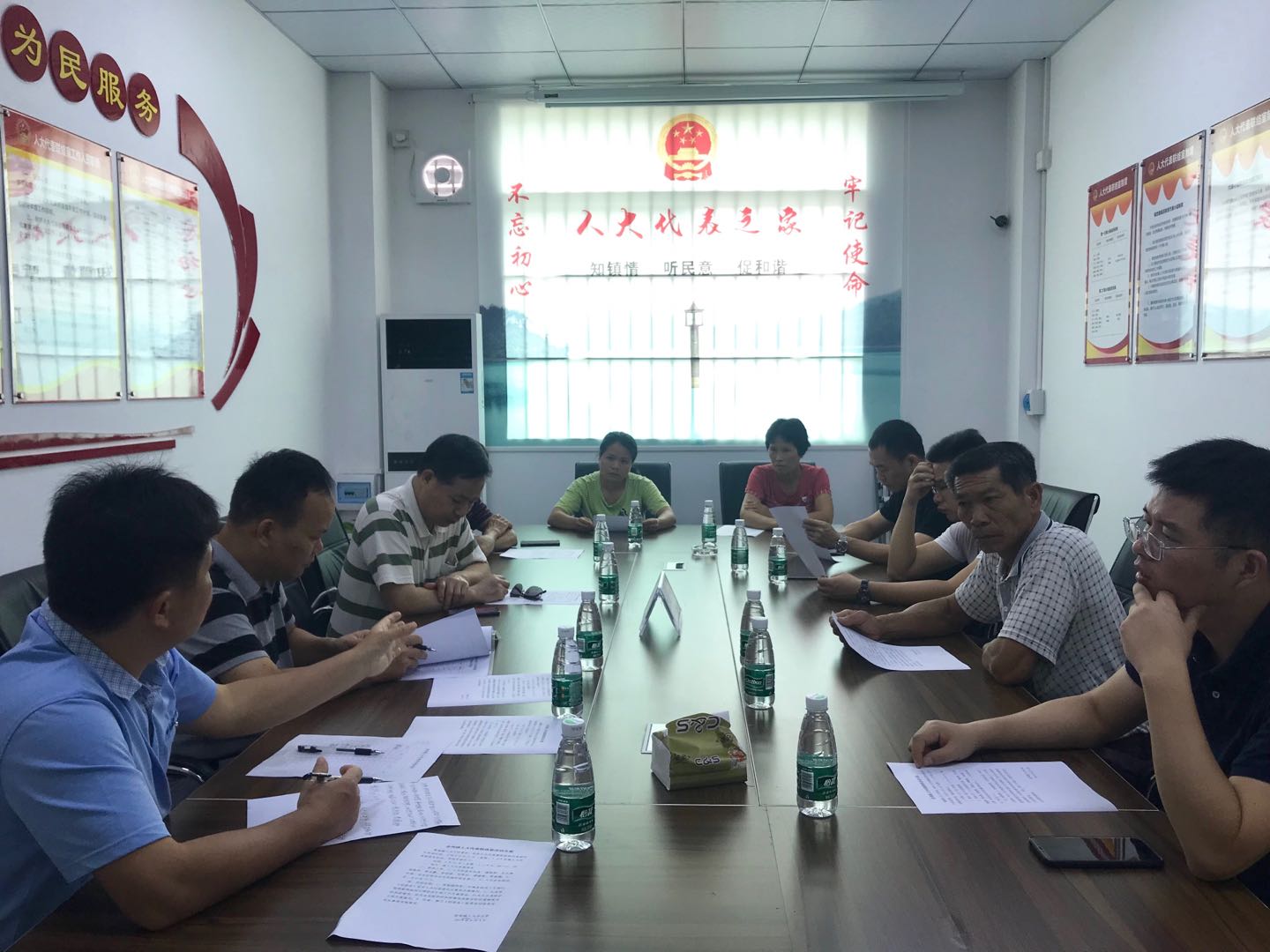 代表聽取建議辦理情況介紹.jpg 代表聽取建議辦理情況介紹.jpg